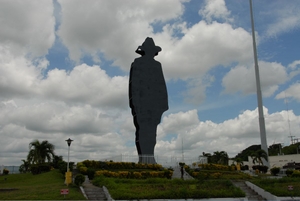 statue of Sandino